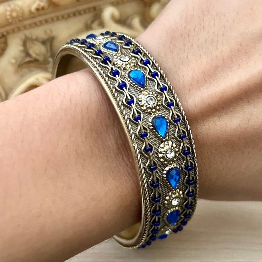 Vintage Cobalt Blue Gem Bangle – Antique Gold Tone & Crystal Details